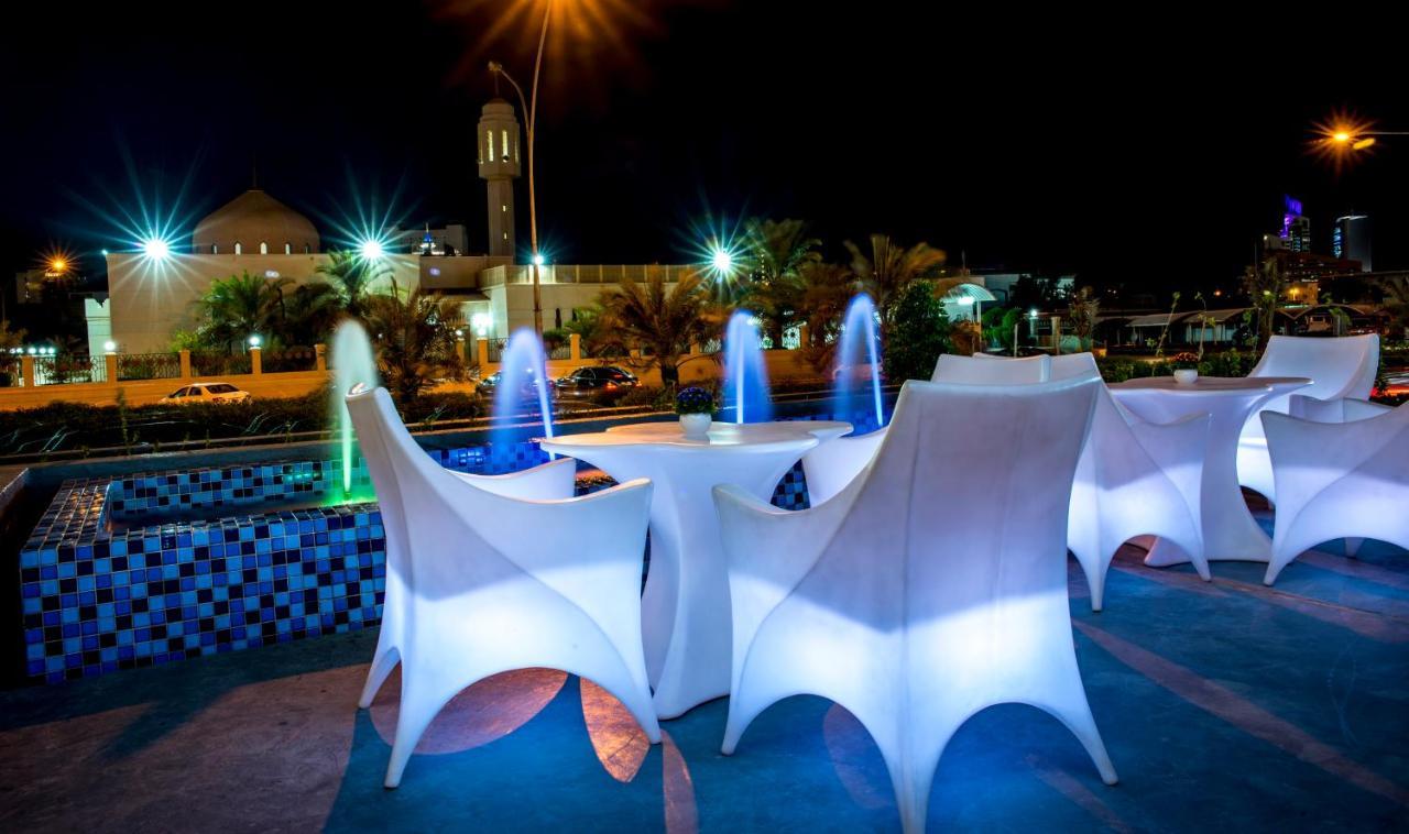 Flowery Holiday Suites Kuwait City ภายนอก รูปภาพ
