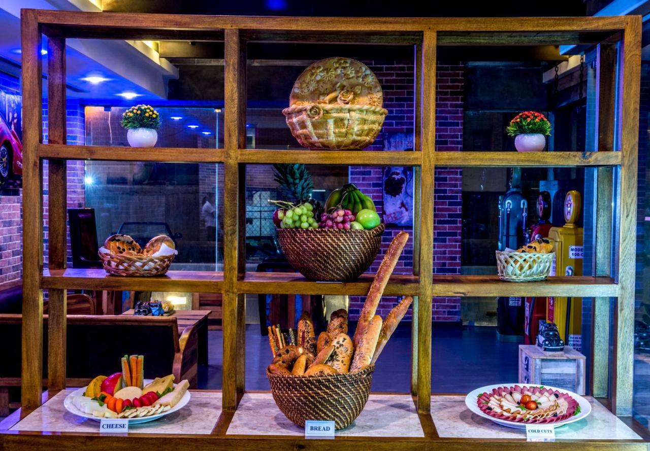 Flowery Holiday Suites Kuwait City ภายนอก รูปภาพ